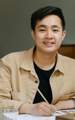 pexels-ivan-samkov-8117528